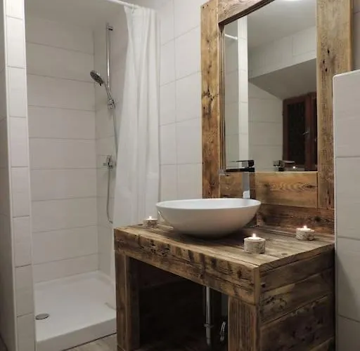 House Damjana בקתה *